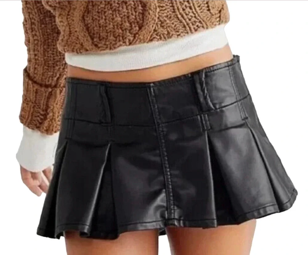 NEW FREE PEOPLE BLACK VEGAN FAUX LEATHER PLEATED MICRO MINI SKORT SKIRT SZ 10